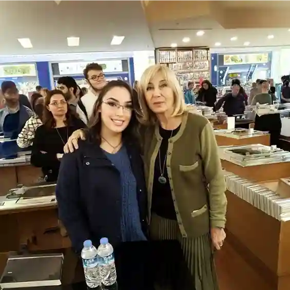 Gözde Akkılıç ve Ayşe Kulin