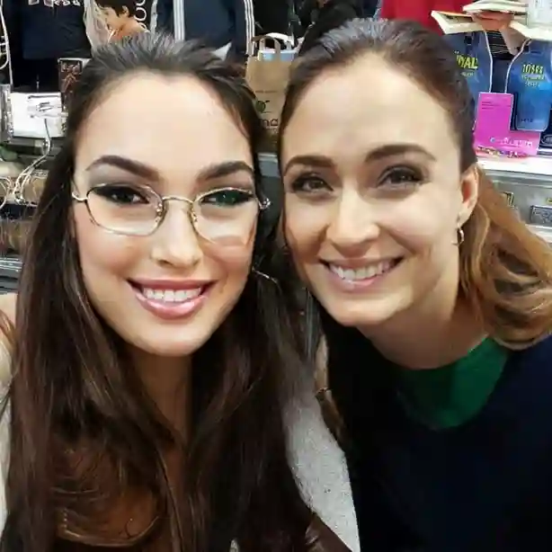 Gözde Akkılıç ve Ceyda Düvenci